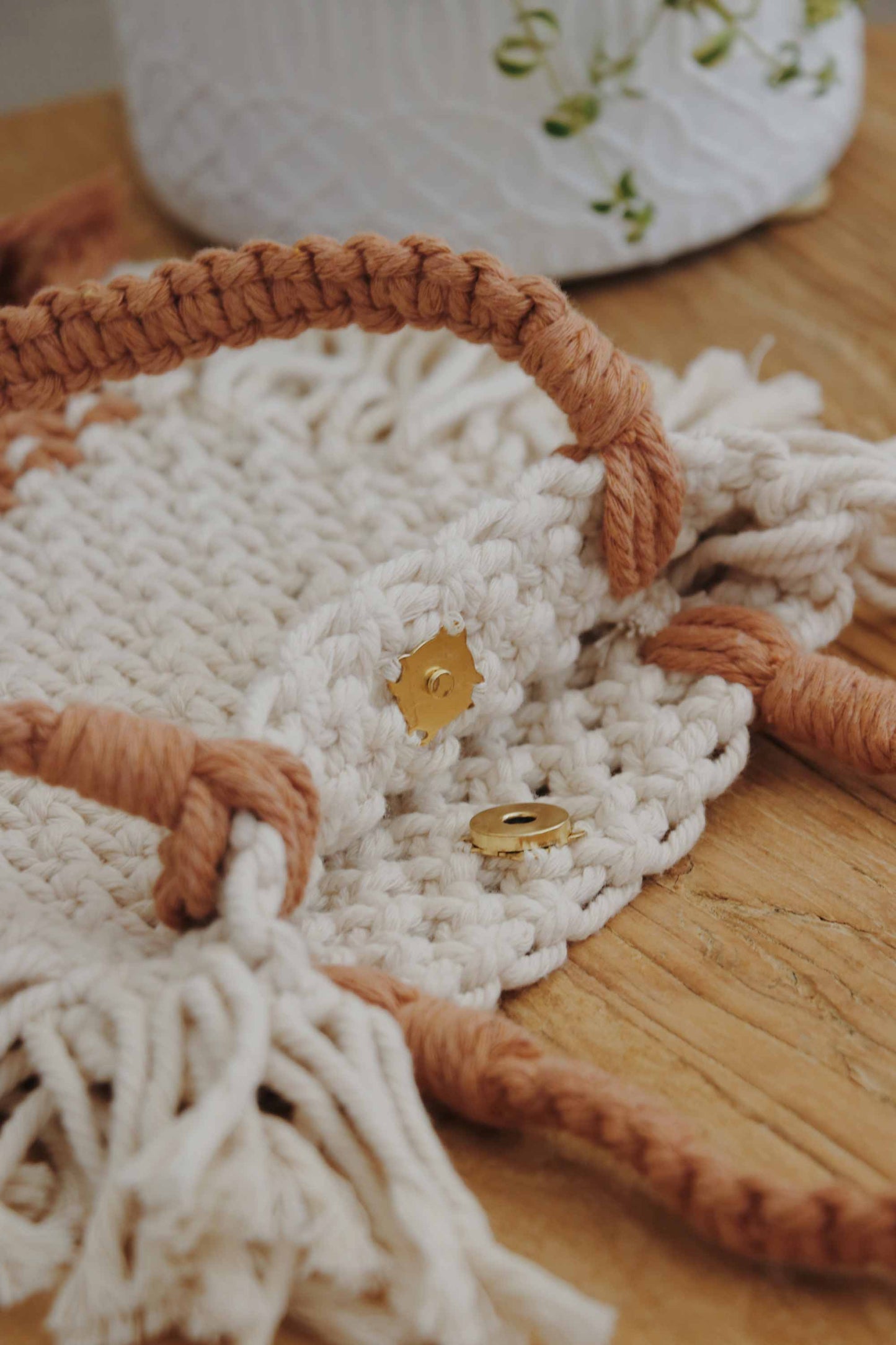 Crochet bag, made with recycled cotton yarn with stripes white and tan.