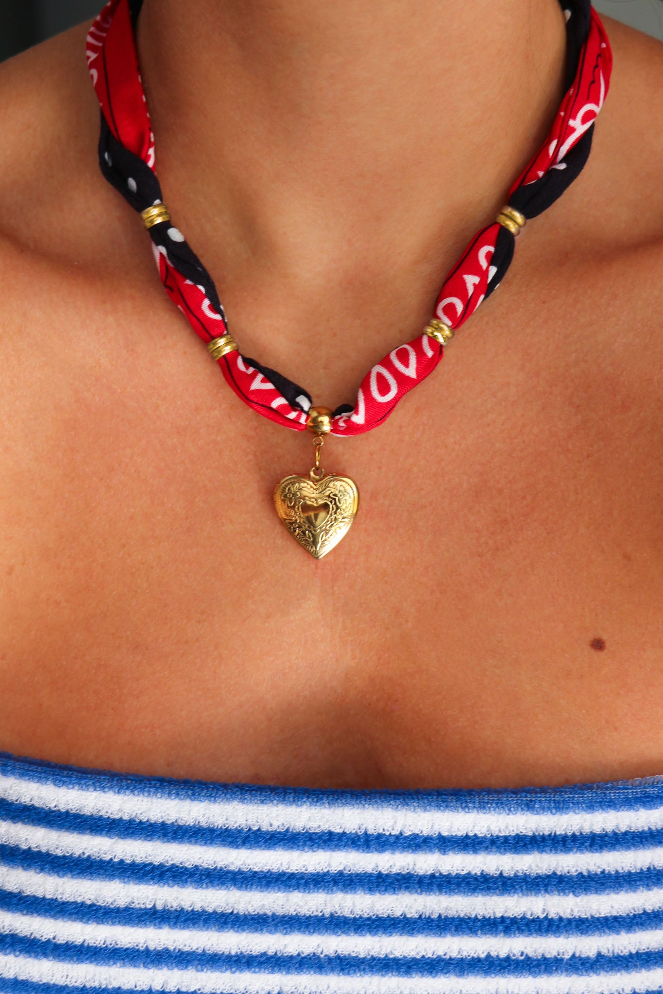 Loop Necklace Bandana Locket