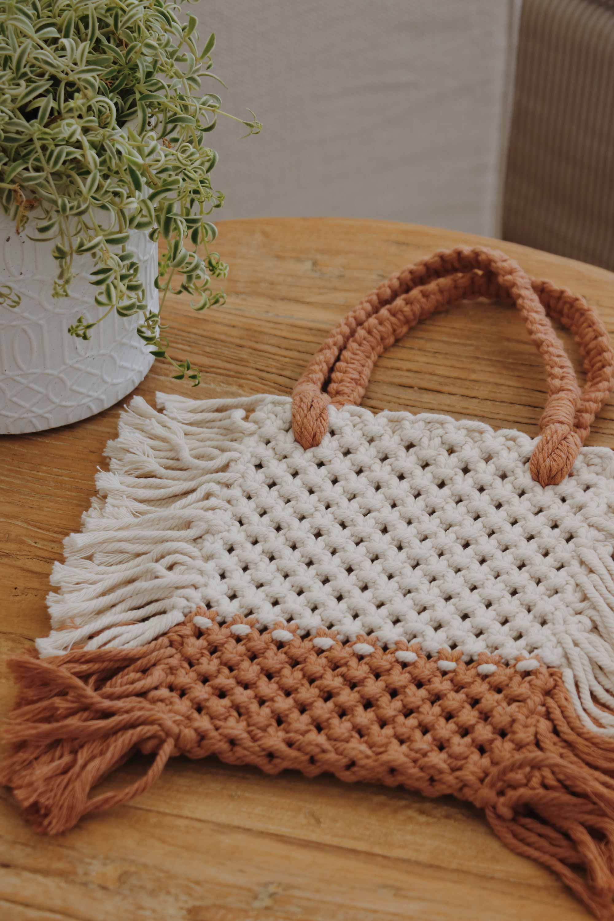 Crochet bag, made with recycled cotton yarn with stripes white and tan.